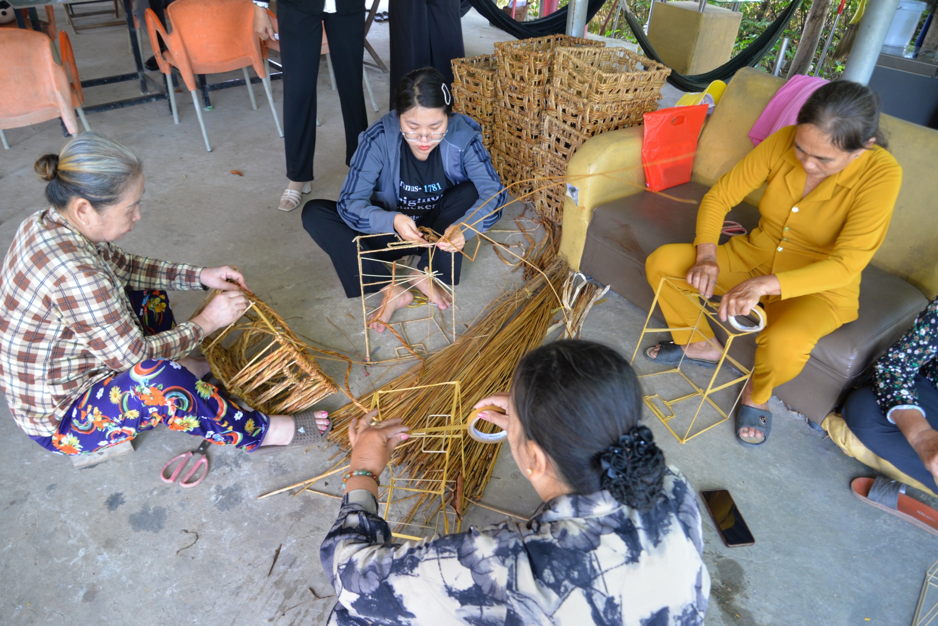 Mô hình sinh kế tại chỗ mở hướng cho phụ nữ nông thôn Cà Mau