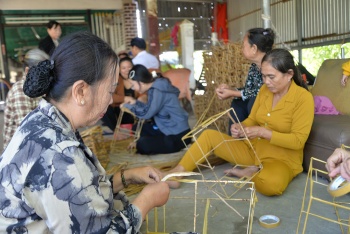 Mô hình sinh kế tại chỗ mở hướng cho phụ nữ nông thôn Cà Mau