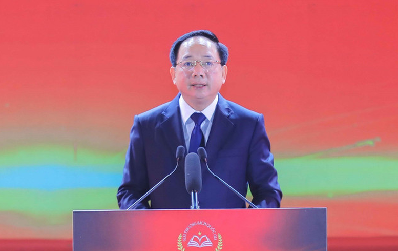 Trưởng Ban Tuyên giáo và Dân vận Trung ương Trịnh Văn Quyết phát biểu tại Lễ trao Giải thưởng Sách Quốc gia lần thứ VIII