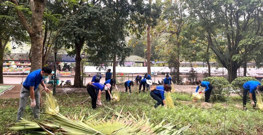 Lễ hội và bài toán môi trường ở đất Tổ  ​​​​​​​(Kỳ 2)