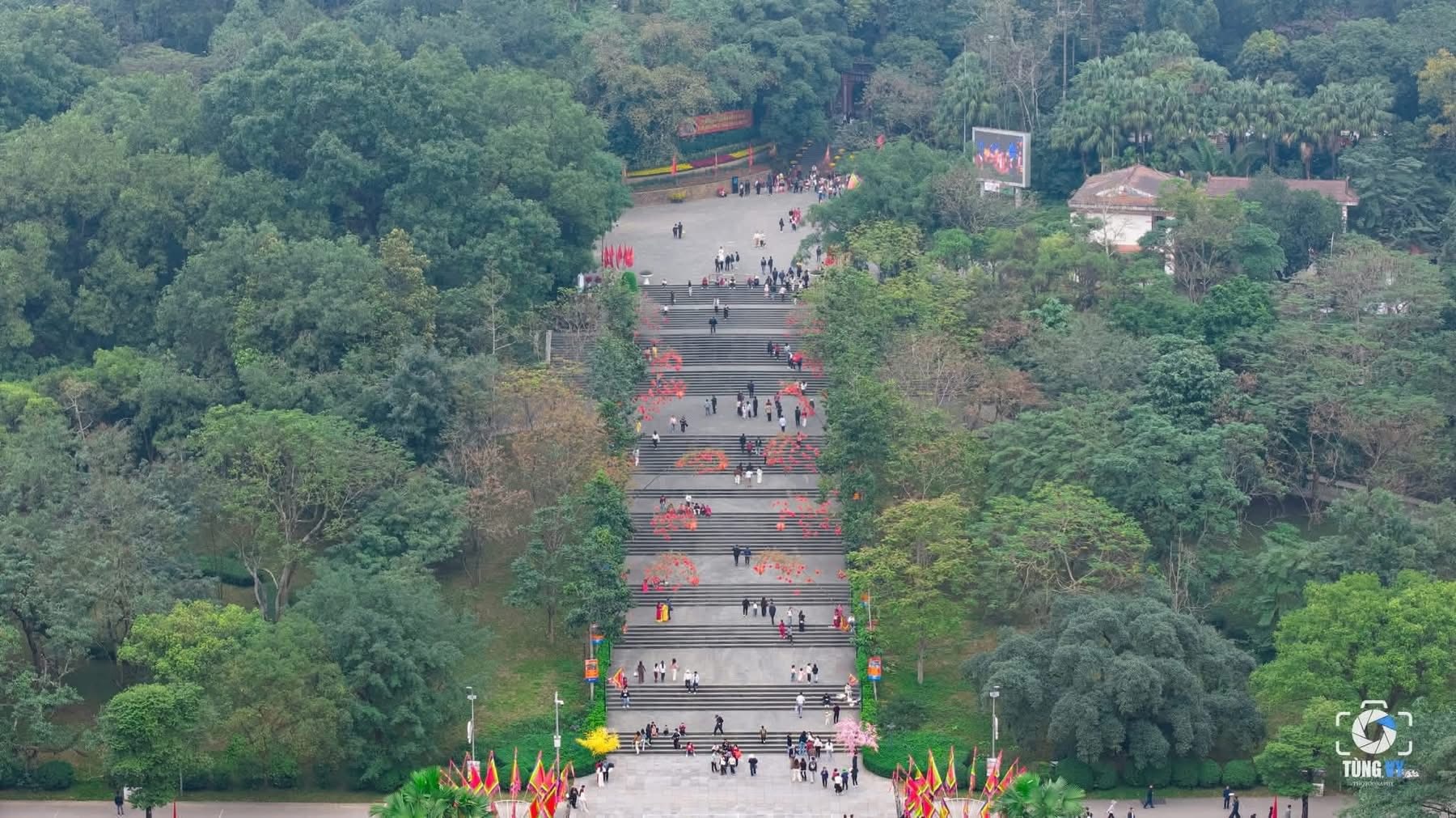 Lễ hội và bài toán môi trường ở đất Tổ (kỳ 3)