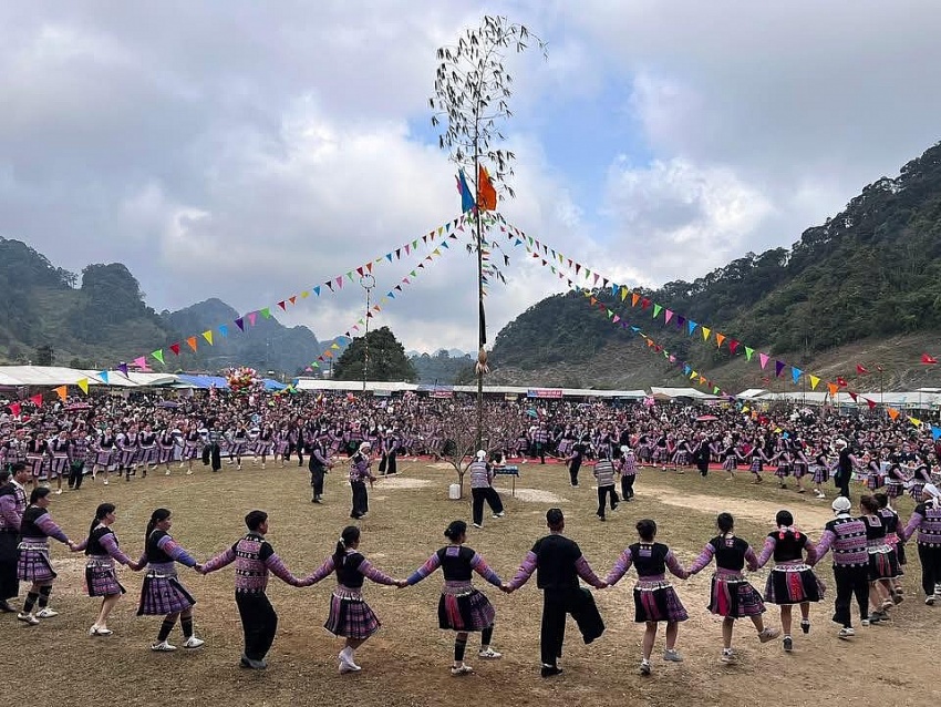 Lễ hội và bài toán môi trường ở đất Tổ  ​​​​​​​(Kỳ 2)