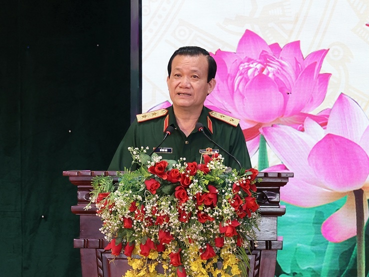 Quân khu 9: Khen thưởng nhiều tập thể, cá nhân trong tuyên truyền các hoạt động quân sự, quốc phòng Quân khu 9: Khen thưởng nhiều tập thể, cá nhân trong tuyên truyền các hoạt động quân sự, quốc phòng