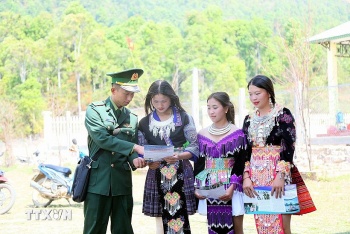 Đồng bào vùng biên cương Tổ quốc chờ đón ngày hội non sông