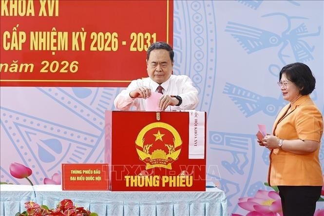 undefined Chủ tịch Quốc hội, Chủ tịch Hội đồng Bầu cử quốc gia Trần Thanh Mẫn đã tham dự lễ khai mạc, thực hiện quyền bầu cử và kiểm tra công tác bầu cử tại Khu vực bỏ phiếu số 14.