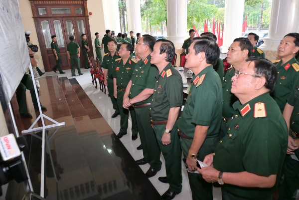 Cử tri LLVT Quân khu 9 hân hoan đi bỏ phiếu