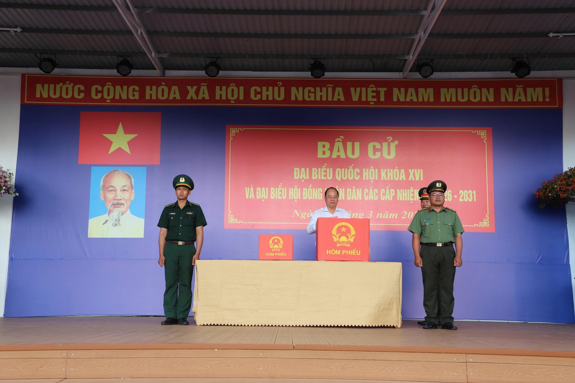 Cử tri ĐBSCL tích cực tham gia ngày hội bầu cử của toàn dân