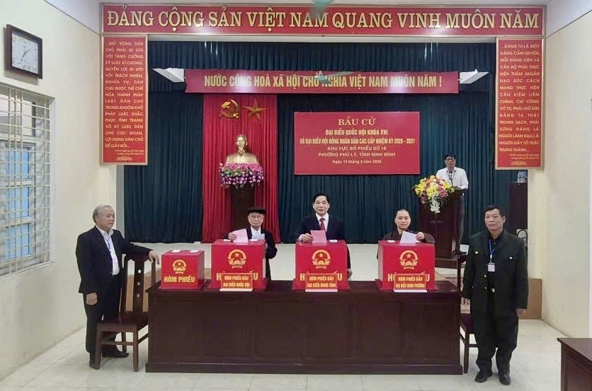 Rộn ràng ngày hội toàn dân – Ngày hội non sông Rộn ràng ngày hội toàn dân – Ngày hội non sông