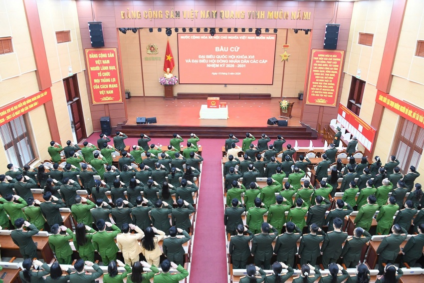 Phú Thọ: Lực lượng Công an tỉnh trang nghiêm tham gia bầu cử