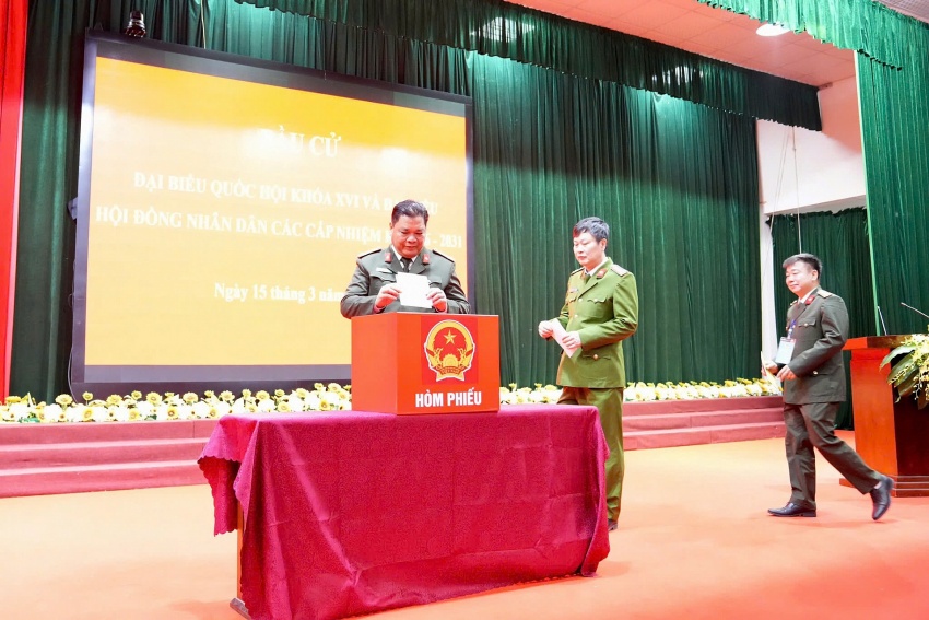 Phú Thọ: Lực lượng Công an tỉnh trang nghiêm tham gia bầu cử