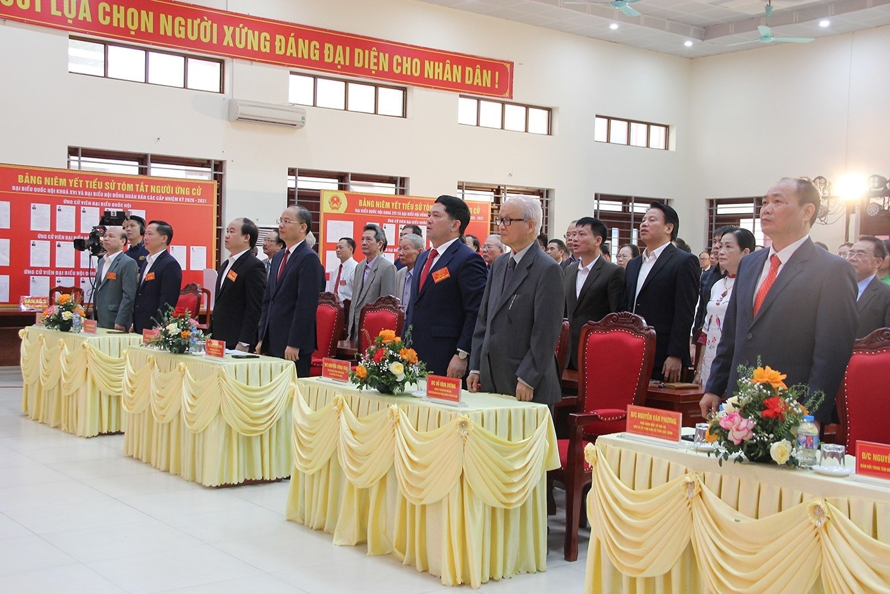 Bí thư Tỉnh ủy Bắc Ninh Nguyễn Hồng Thái bỏ phiếu bầu cử tại phường Bắc Giang Bí thư Tỉnh ủy Bắc Ninh Nguyễn Hồng Thái bỏ phiếu bầu cử tại phường Bắc Giang