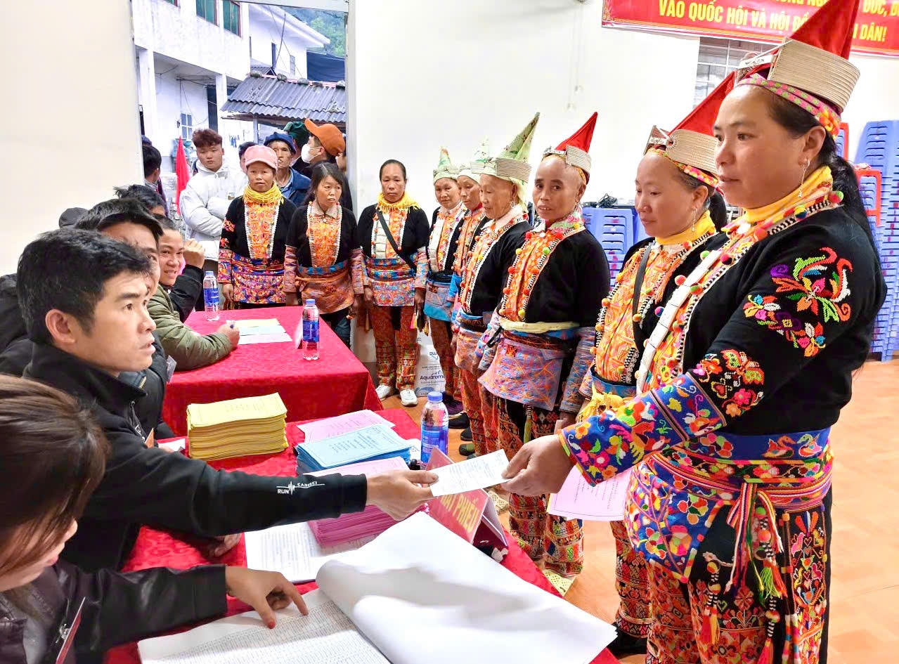 Lai Châu: Niềm tin của cử tri trong Ngày hội bầu cử