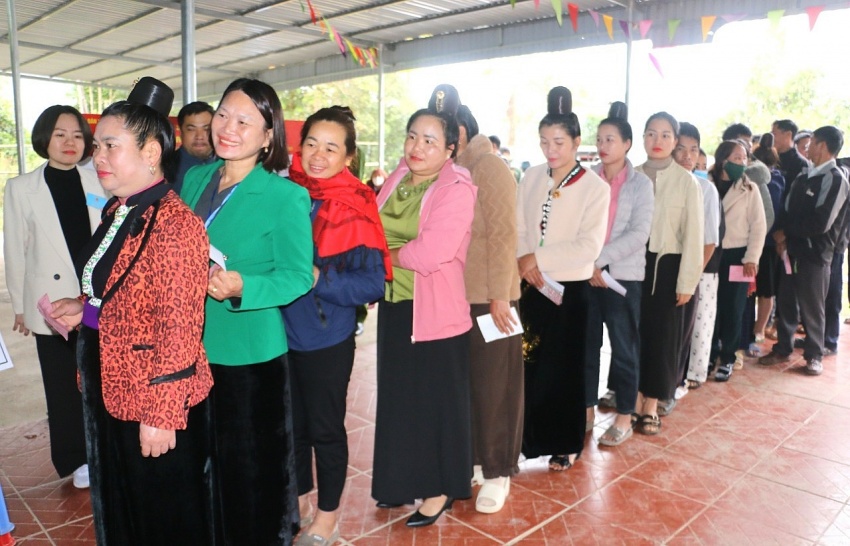 Điện Biên: Cử tri thực hiện quyền làm chủ, gửi gắm kỳ vọng phát triển Điện Biên: Cử tri thực hiện quyền làm chủ, gửi gắm kỳ vọng phát triển