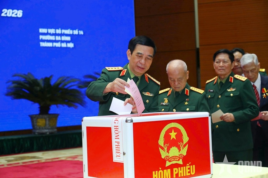 Các đồng chí lãnh đạo Đảng, Nhà nước hòa cùng 'Ngày hội non sông'