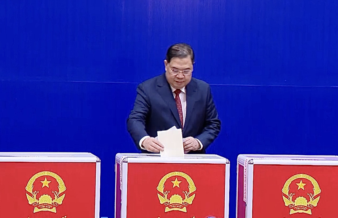 Các đồng chí lãnh đạo Đảng, Nhà nước hòa cùng 'Ngày hội non sông'