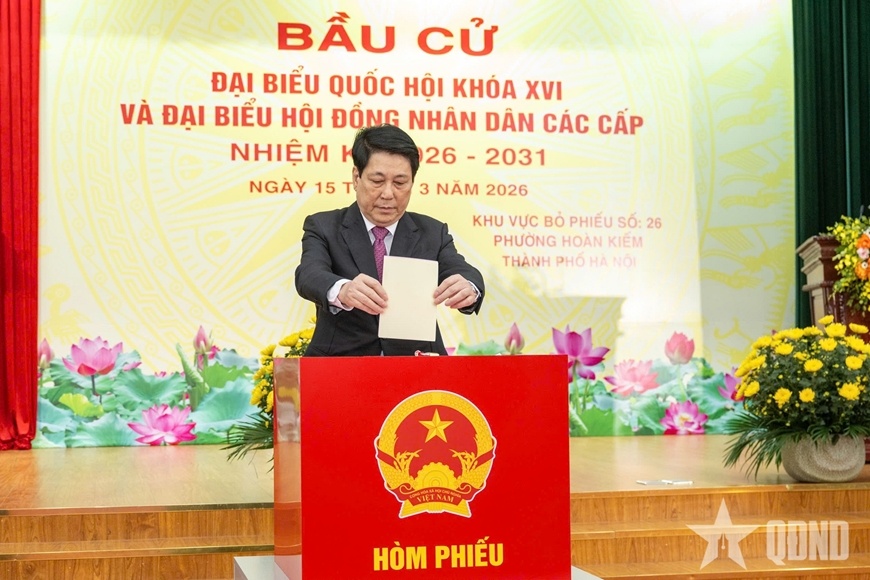 Các đồng chí lãnh đạo Đảng, Nhà nước hòa cùng 'Ngày hội non sông'