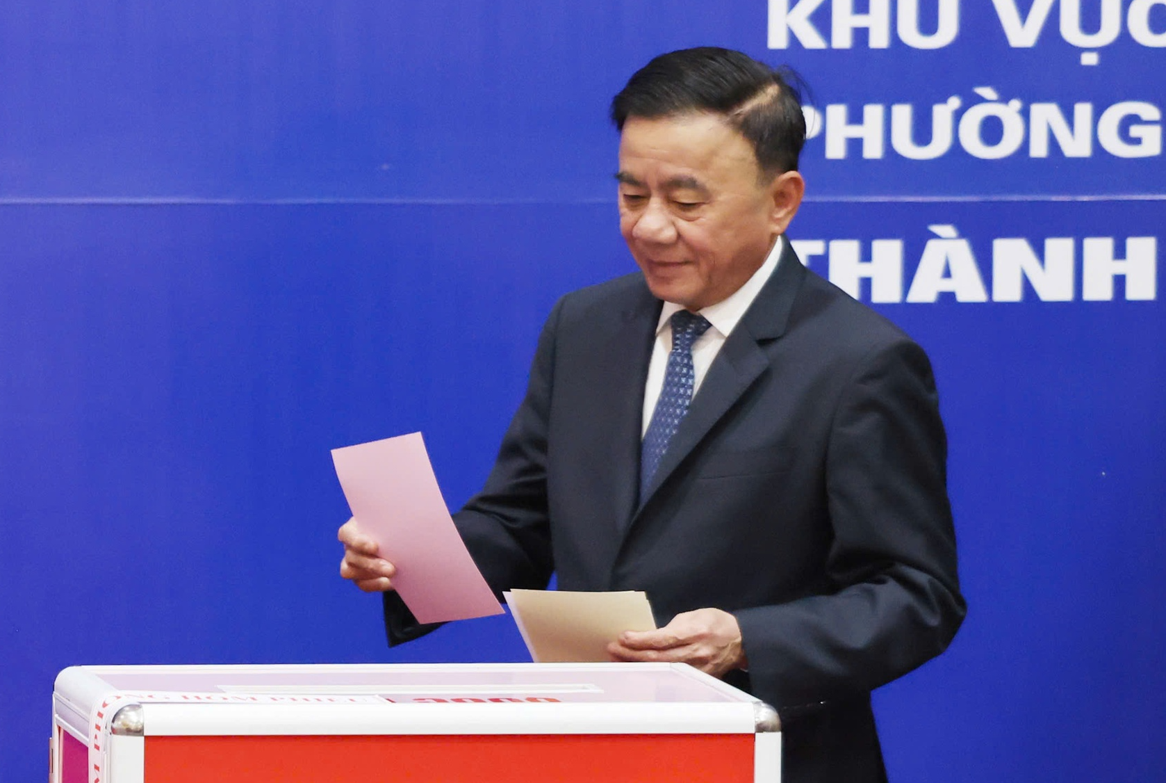 Các đồng chí lãnh đạo Đảng, Nhà nước hòa cùng 'Ngày hội non sông'