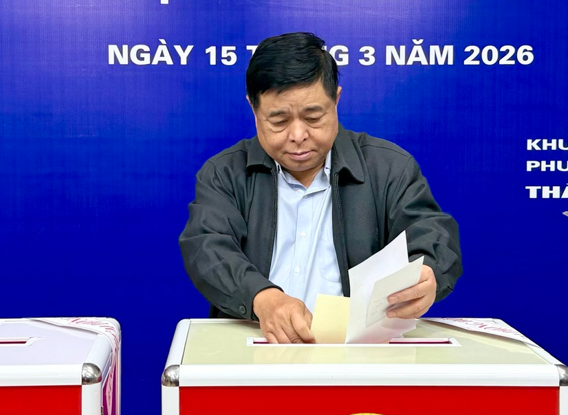 Các đồng chí lãnh đạo Đảng, Nhà nước hòa cùng 'Ngày hội non sông'