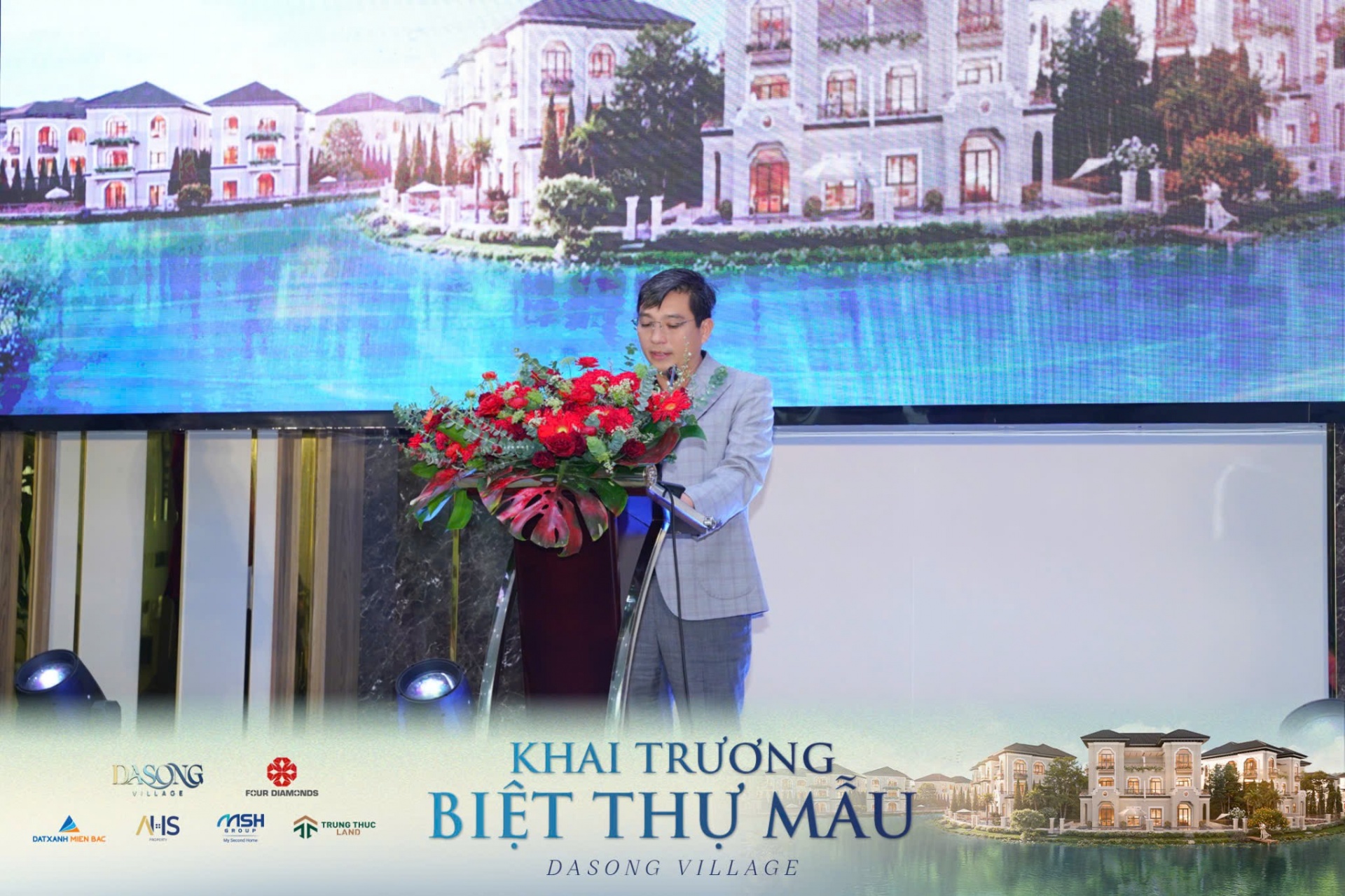 Ông Nguyễn Minh Tuấn - Phó Tổng Giám đốc ban Quản lý Dự án- Đại diện chủ đầu tư phát biểu tại sự kiện Khai trương Biệt thự mẫu Dasong Village