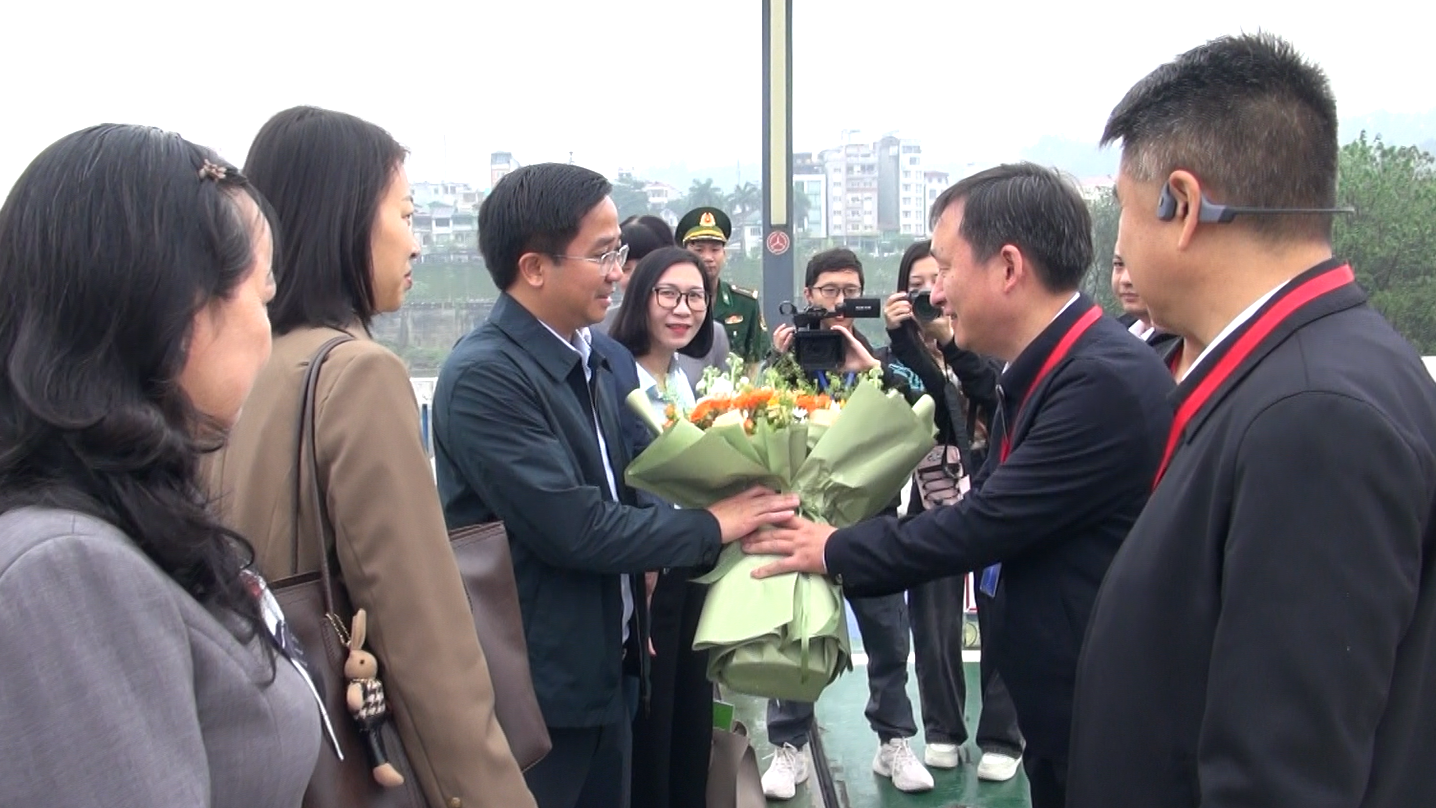Lào Cai: Sở Nông nghiệp và Môi trường thăm và làm việc với chính quyền nhân dân huyện Hà Khẩu, tỉnh Vân Nam (Trung Quốc)