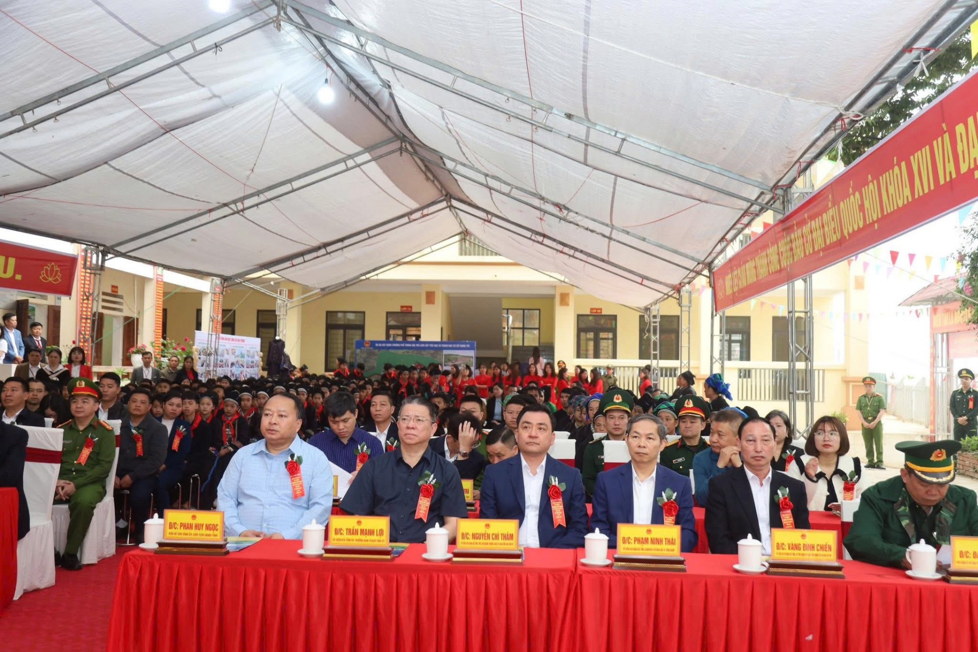 Tuyên Quang đầu tư gần 3.000 tỷ đồng xây dựng 11 trường nội trú, cải thiện môi trường giáo dục và sức khoẻ cho học sinh vùng biên