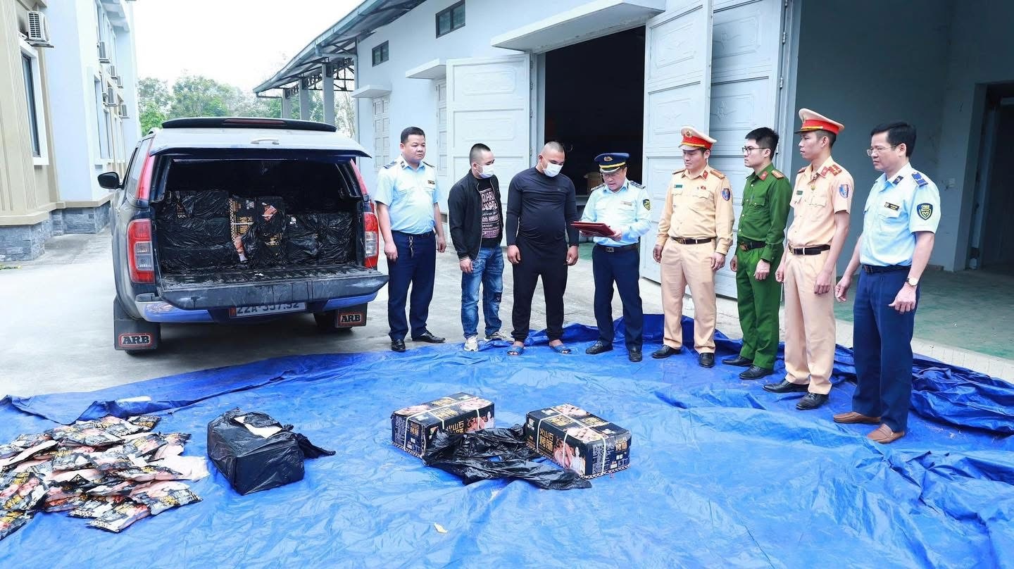 Tuyên Quang: Phát hiện, thu giữ hơn 2,3 tấn xúc xích không rõ nguồn gốc xuất xứ