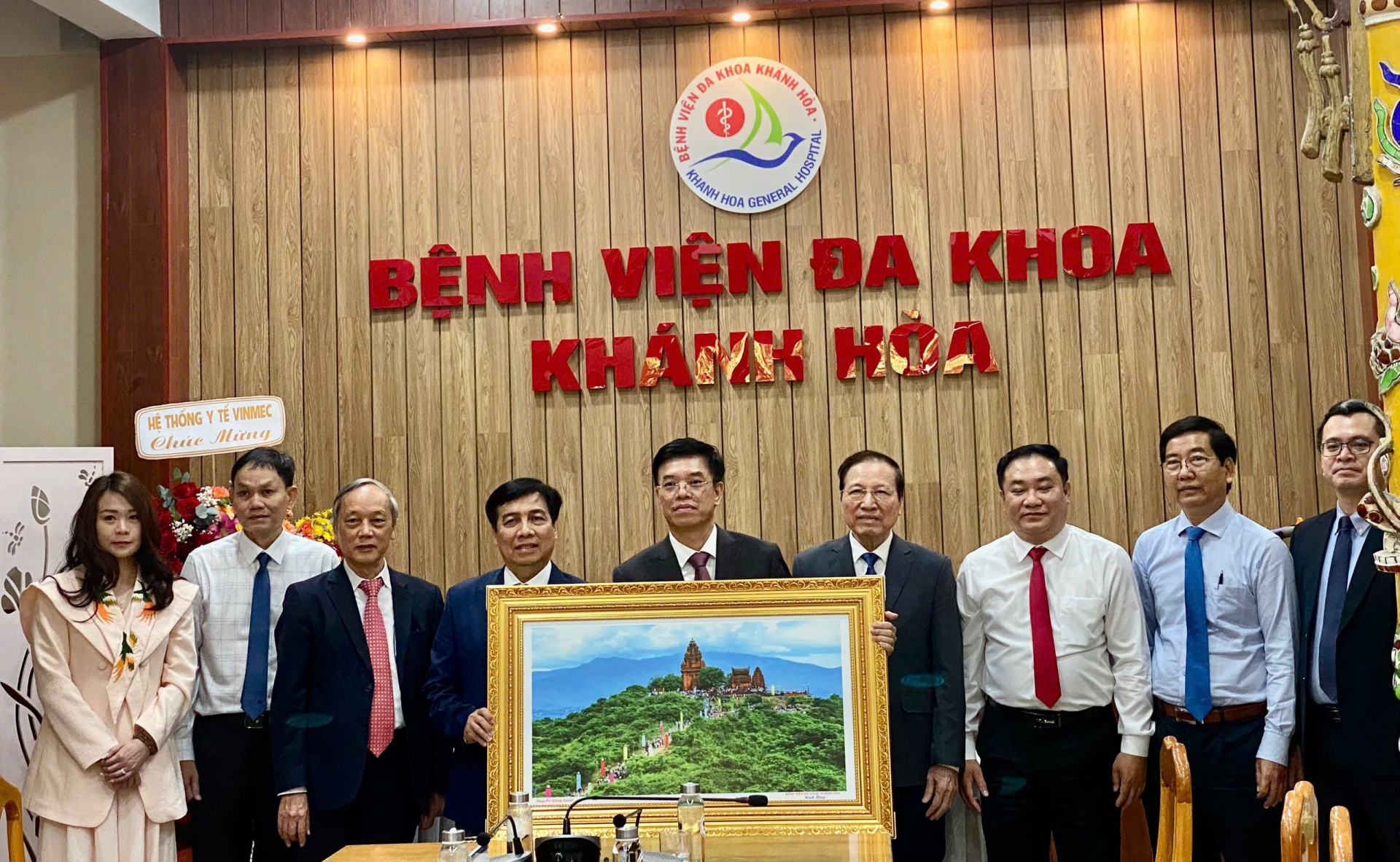 Bệnh viện Đa khoa Khánh Hòa và Công ty Cổ phần Bệnh viện Đa khoa Quốc tế Vinmec ký kết hợp tác chuyên môn Bệnh viện Đa khoa Khánh Hòa và Công ty Cổ phần Bệnh viện Đa khoa Quốc tế Vinmec ký kết hợp tác chuyên môn