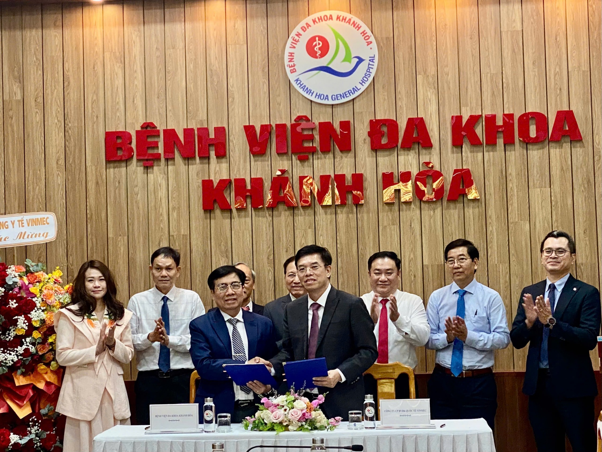 Bệnh viện Đa khoa Khánh Hòa và Công ty Cổ phần Bệnh viện Đa khoa Quốc tế Vinmec ký kết hợp tác chuyên môn Bệnh viện Đa khoa Khánh Hòa và Công ty Cổ phần Bệnh viện Đa khoa Quốc tế Vinmec ký kết hợp tác chuyên môn