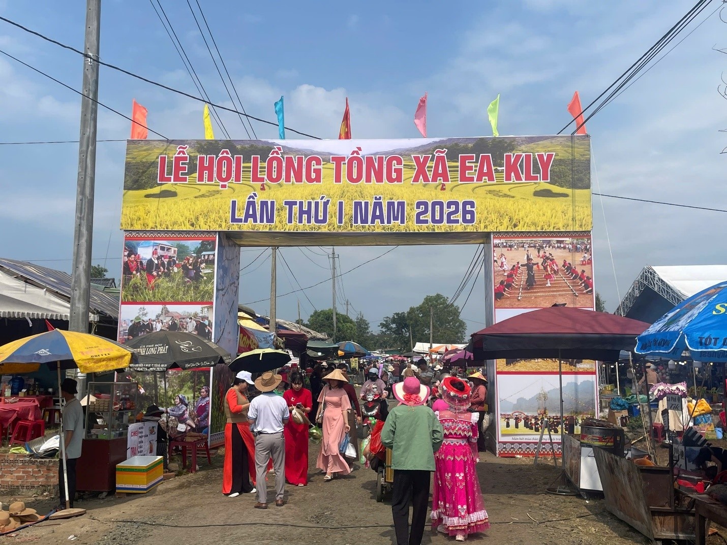 Không gian tổ chức lễ hội mang đậm bản sắc, tạo ấn tượng với người tham dự. Ảnh: Đức Sỹ Không gian tổ chức lễ hội mang đậm bản sắc, tạo ấn tượng với người tham dự. Ảnh: Đức Sỹ