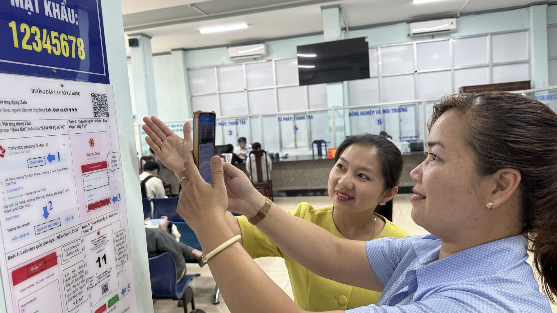 Chuẩn hóa đội ngũ cán bộ, phường Ô Môn hướng tới chính quyền phục vụ