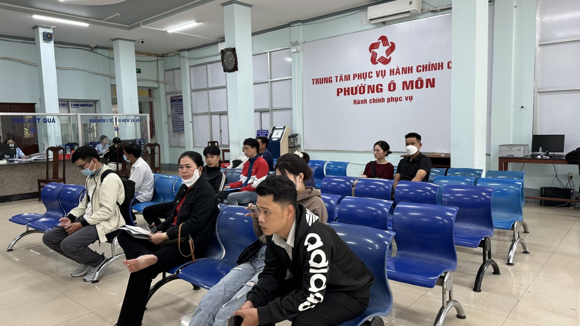 Chuẩn hóa đội ngũ cán bộ, phường Ô Môn hướng tới chính quyền phục vụ