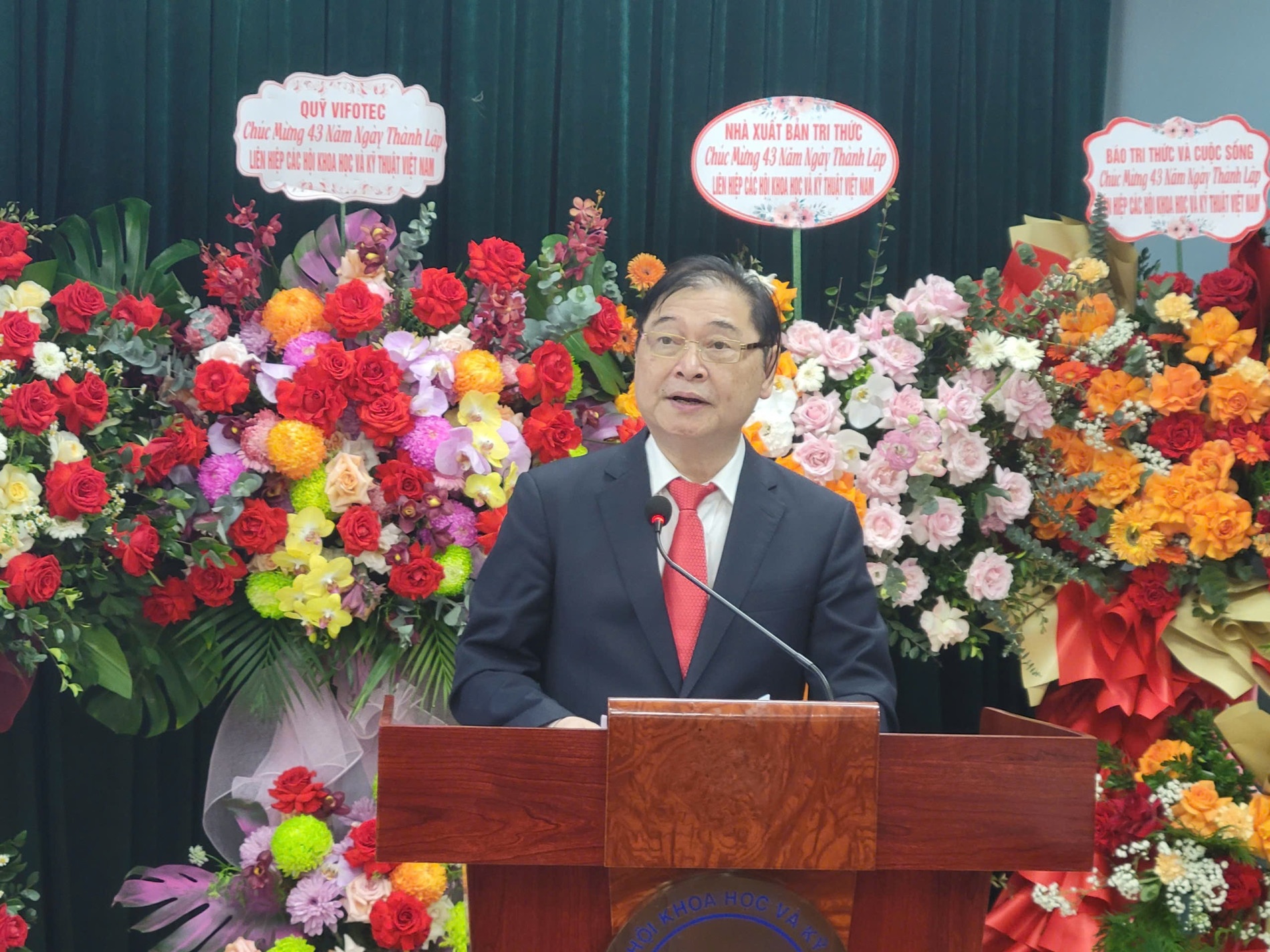    Chủ tịch VUSTA Phan Xuân Dũng đọc diễn văn chào mừng