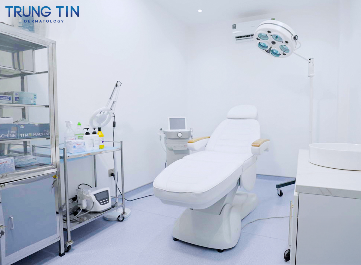 Phòng khám Da liễu Trung Tín nâng tầm chất lượng điều trị bằng chuyên môn và công nghệ hiện đại Phòng khám Da liễu Trung Tín nâng tầm chất lượng điều trị bằng chuyên môn và công nghệ hiện đại