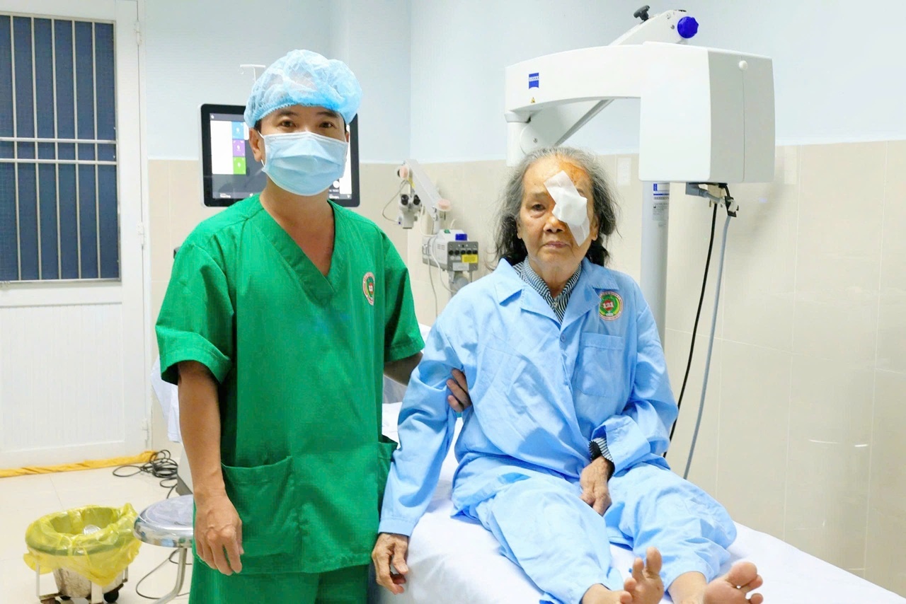 Bệnh viện Quân y 121 (Quân khu 9): Vận hành hệ thống phẫu thuật Phaco điều trị đục thủy tinh thể QUATERA 700