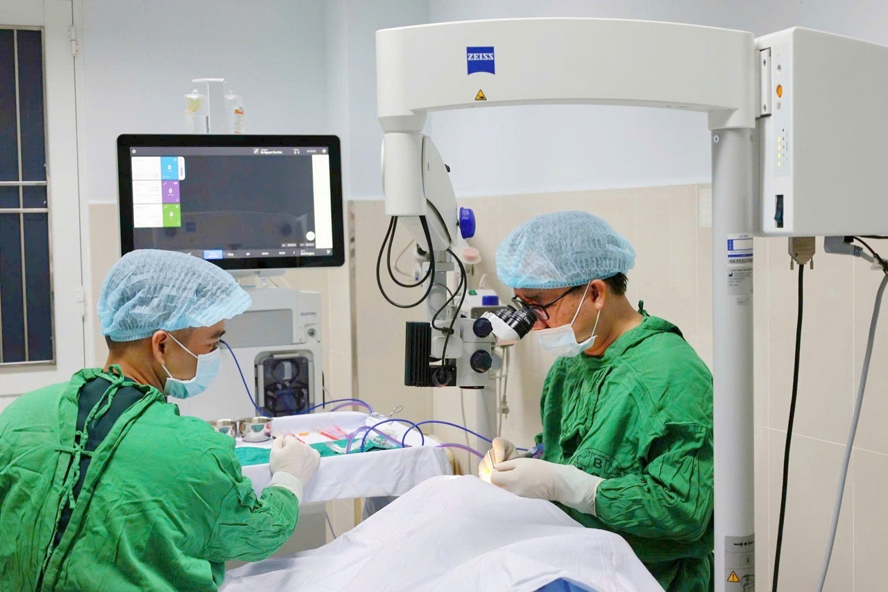 Bệnh viện Quân y 121 (Quân khu 9): Vận hành hệ thống phẫu thuật Phaco điều trị đục thủy tinh thể QUATERA 700