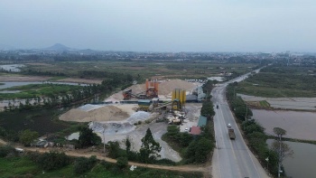 Phú Thọ: Trạm trộn bê tông sát kênh thủy lợi – Dấu hiệu xả thải và khoảng trống pháp lý cần làm rõ