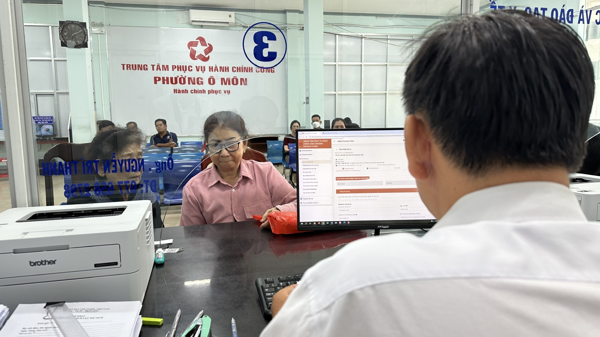 Trung tâm hành chính công Ô Môn (Cần Thơ): Không trễ hẹn giữa áp lực hồ sơ gia tăng