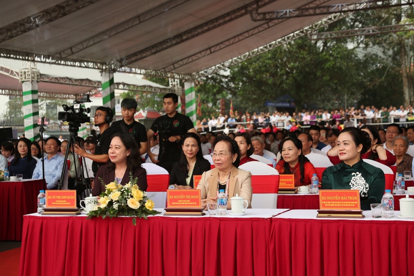 Phú Thọ: Phó Chủ tịch nước Võ Thị Ánh Xuân cùng nhiều lãnh đaọ Bộ, ngành dự lễ Khai hội Tây Thiên Phú Thọ: Phó Chủ tịch nước Võ Thị Ánh Xuân cùng nhiều lãnh đaọ Bộ, ngành dự lễ Khai hội Tây Thiên