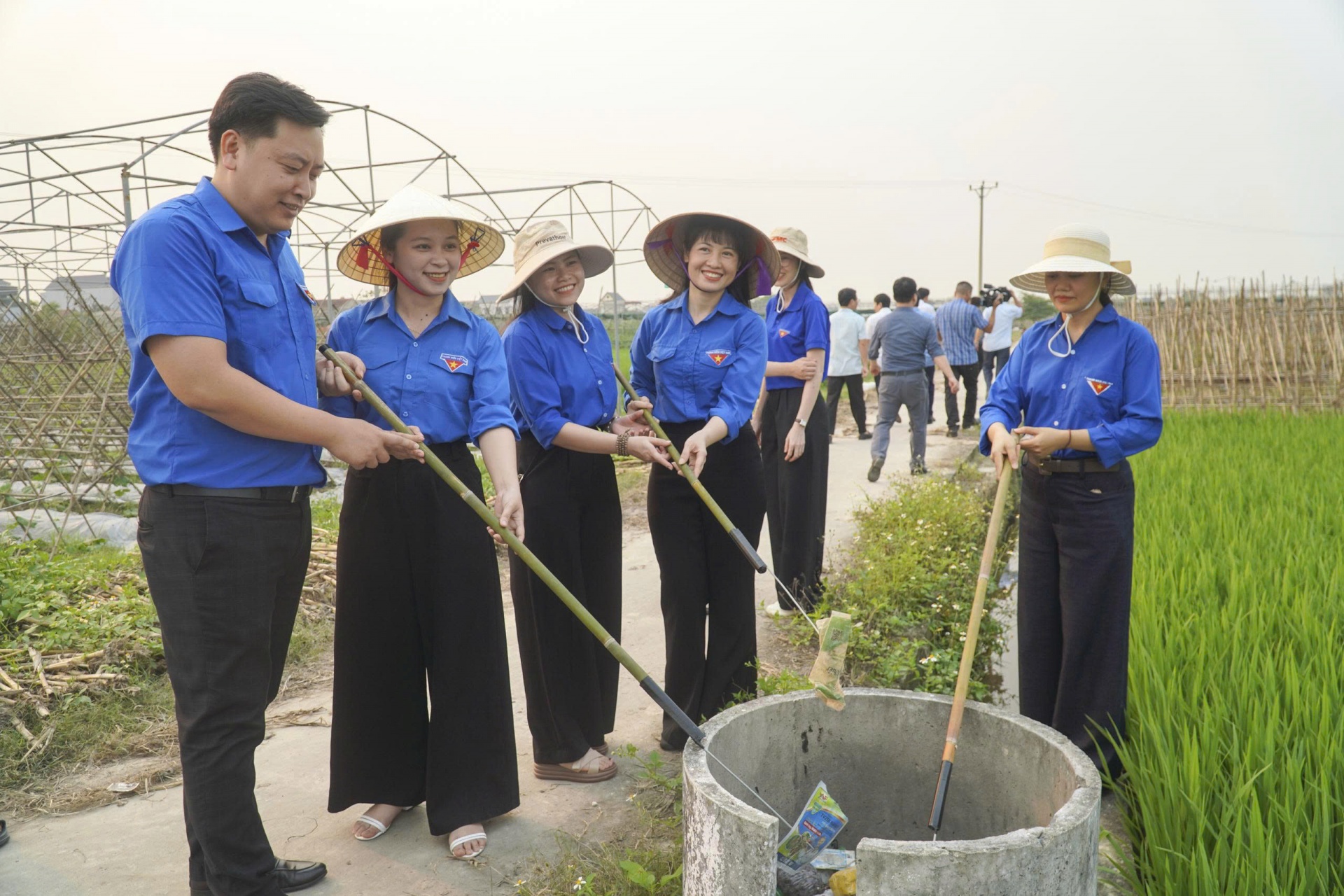 Đoàn Thanh niên Sở Nông nghiệp và Môi trường Thanh Hóa phát động phong trào thu gom bao thuốc BVTV