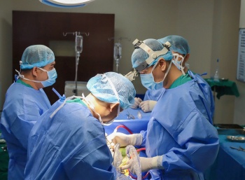 Bệnh viện Đa khoa Tâm Trí Nha Trang: Phẫu thuật thành công ca u tủy cổ, liệt tứ chi cho bệnh nhân