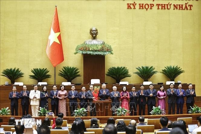 Quốc hội khóa XVI bầu 6 Phó Chủ tịch Quốc hội, trong đó có 2 thành viên là nữ