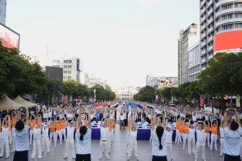 Vinamilk đồng hành cùng ngành y tế TP.HCM chăm sóc sức khỏe cộng đồng