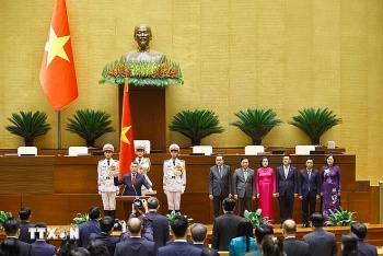 Thủ tướng Lê Minh Hưng thực hiện nghi lễ tuyên thệ nhậm chức