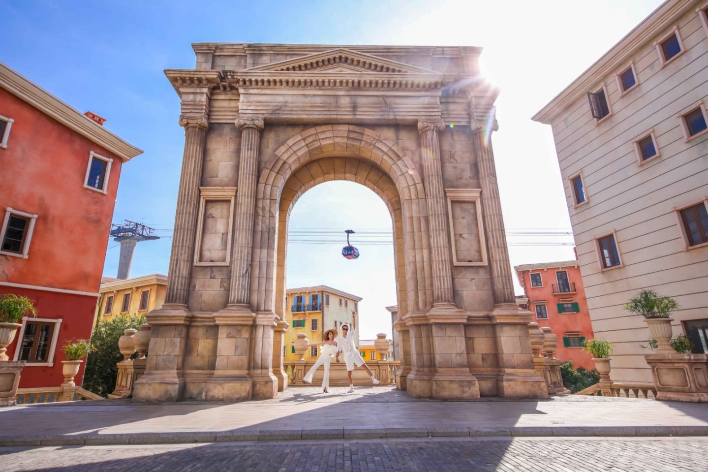 Các công trình kiến trúc Địa Trung Hải là điểm check-in không thể bỏ qua tại Thị trấn Hoàng Hôn. Các công trình kiến trúc Địa Trung Hải là điểm check-in không thể bỏ qua tại Thị trấn Hoàng Hôn.