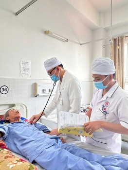 Thoát nguy cơ cắt cụt chi, bệnh nhân 70 tuổi giữ được chân nhờ can thiệp kịp thời