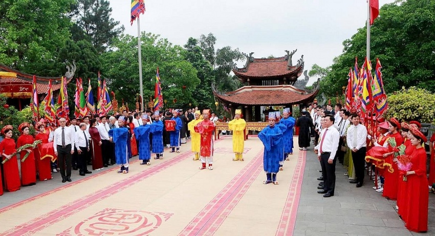 Phú Thọ: Trang nghiêm lễ dâng hương Đức Quốc Tổ Lạc Long Quân và Tổ Mẫu Âu Cơ