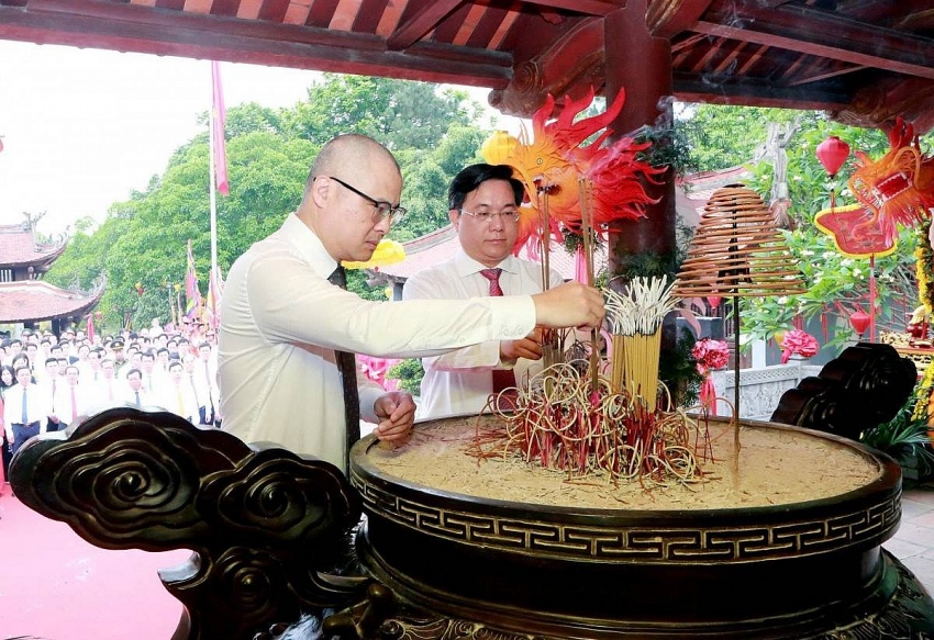 Phú Thọ: Trang nghiêm lễ dâng hương Đức Quốc Tổ Lạc Long Quân và Tổ Mẫu Âu Cơ