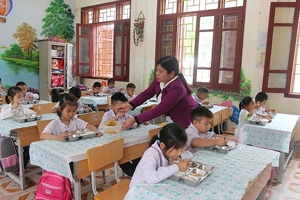 Điện Biên tăng cường giám sát an toàn thực phẩm trong trường học