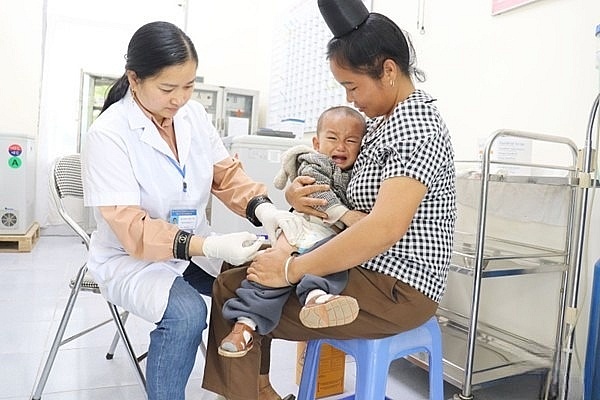 Sơn La: Gỡ khó để “giữ chân” đội ngũ y tế thôn bản
