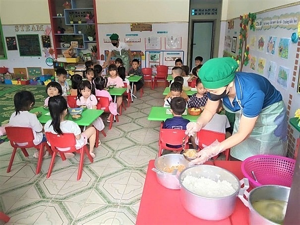 Điện Biên tăng cường giám sát an toàn thực phẩm trong trường học